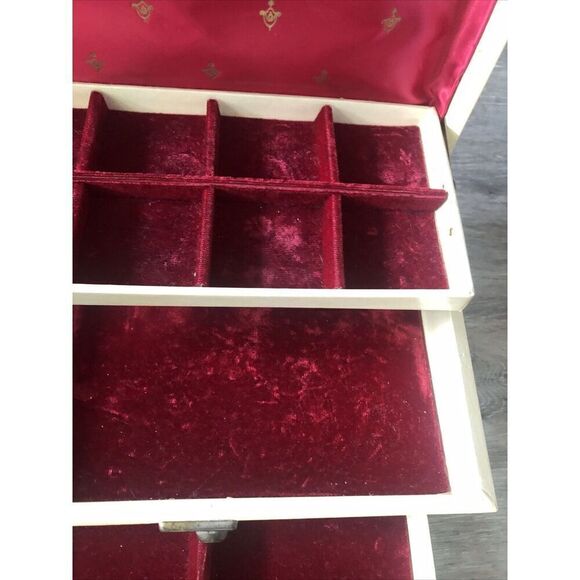 Bond Street Jewelry Box With Red Felt Liner. Vintage - Picture 3 of 16